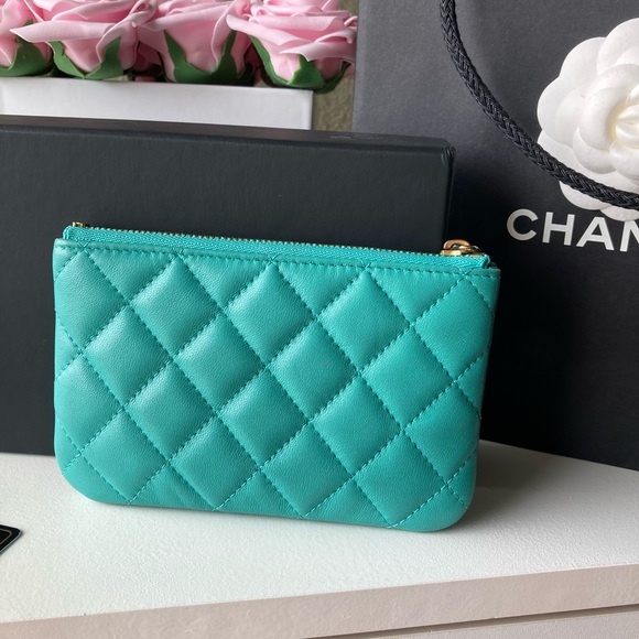 Chanel gorgeous small turquoise o-case - Picture 7 of 7